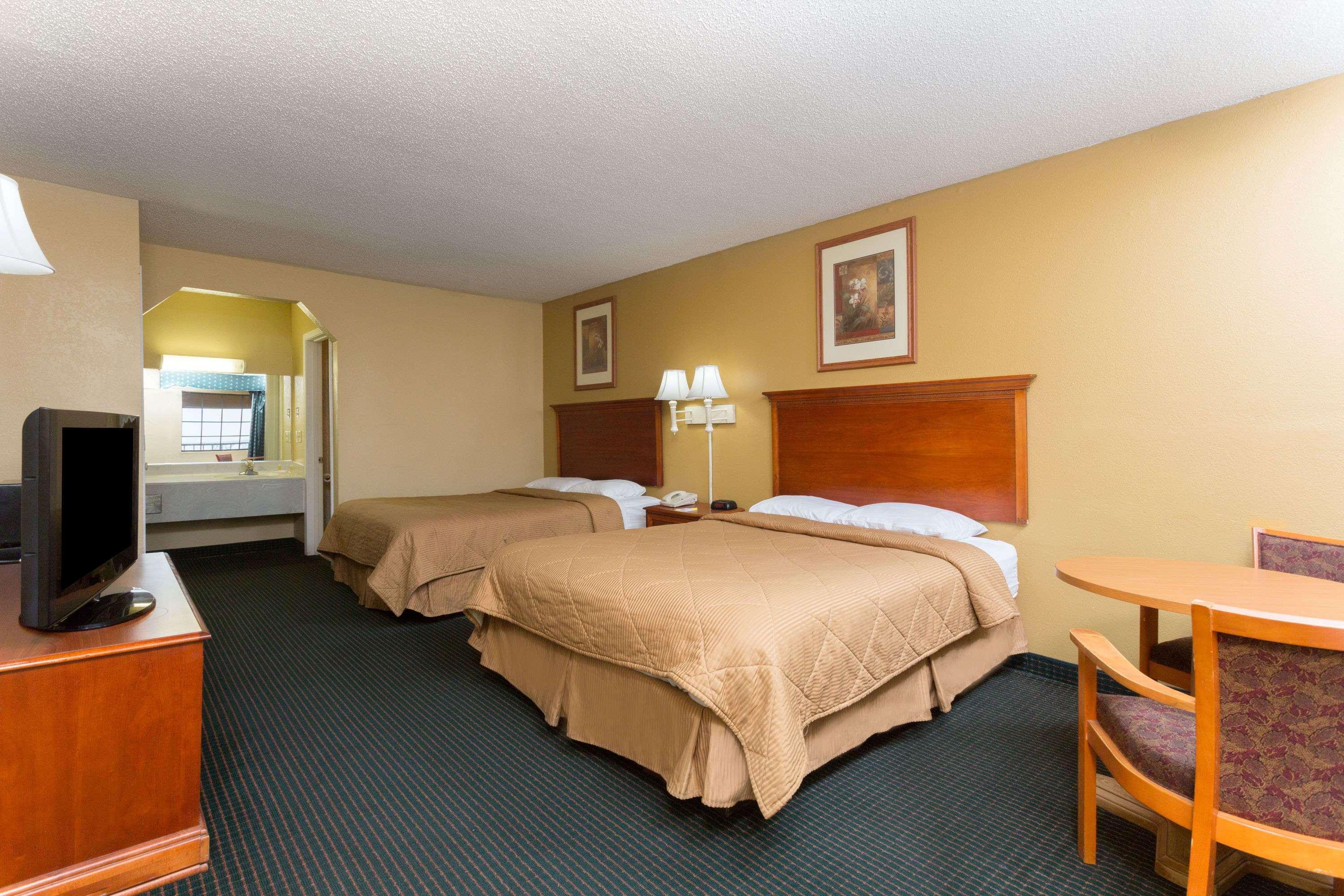 Days Inn & Suites By Wyndham Виксбърг Екстериор снимка