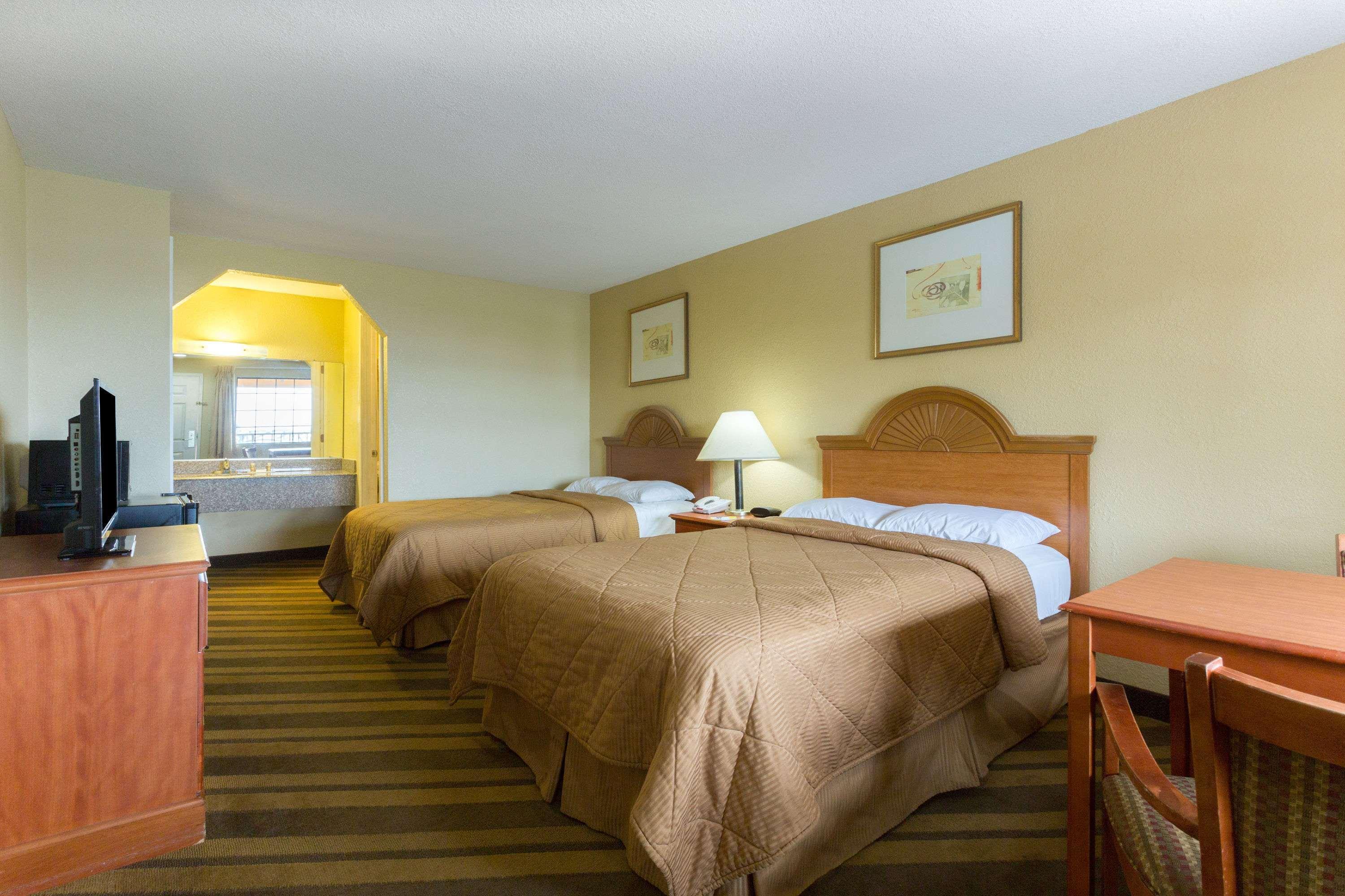 Days Inn & Suites By Wyndham Виксбърг Екстериор снимка