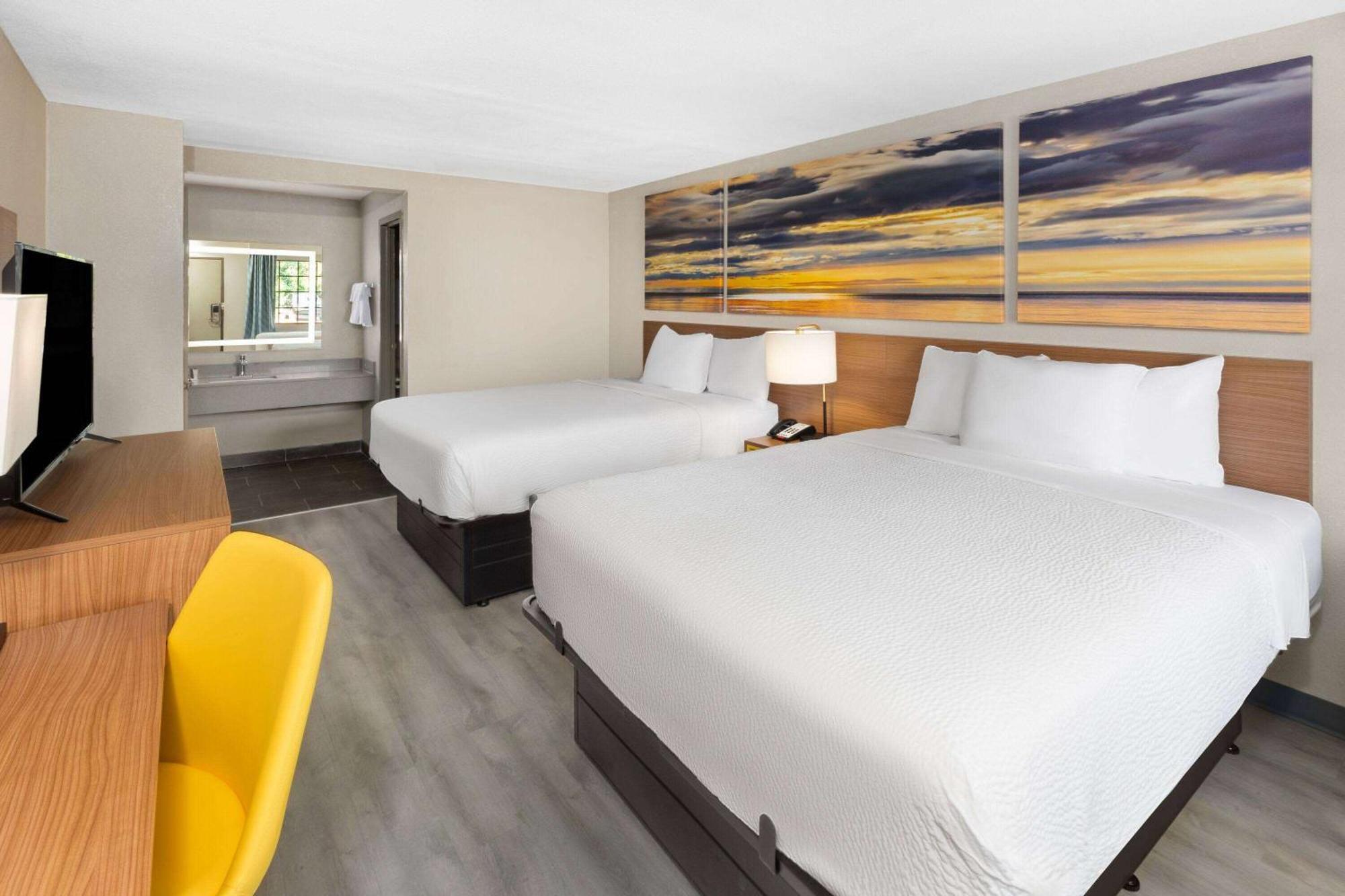 Days Inn & Suites By Wyndham Виксбърг Екстериор снимка