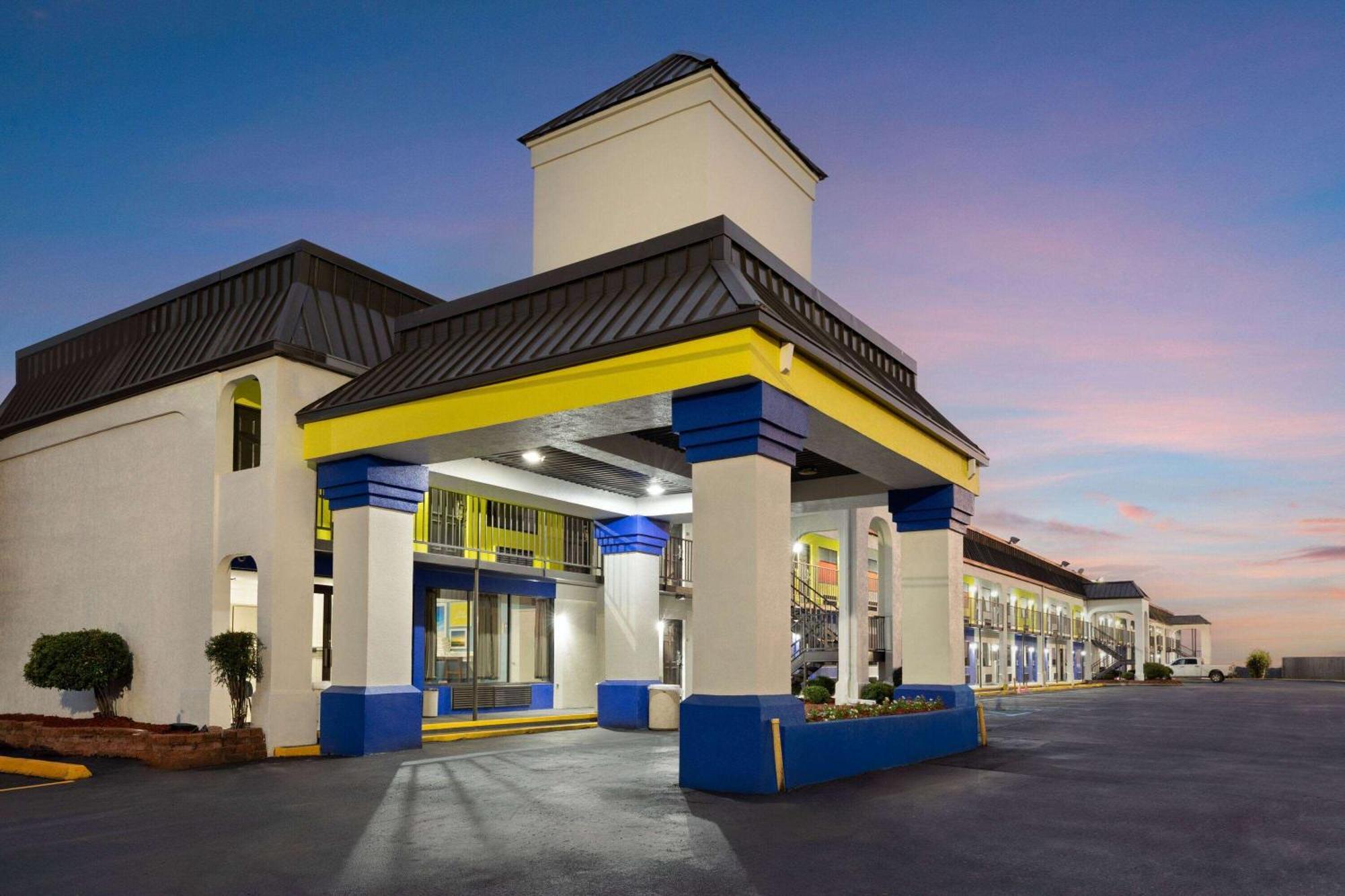 Days Inn & Suites By Wyndham Виксбърг Екстериор снимка