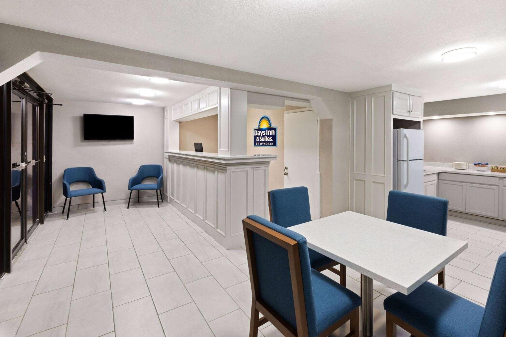 Days Inn & Suites By Wyndham Виксбърг Екстериор снимка