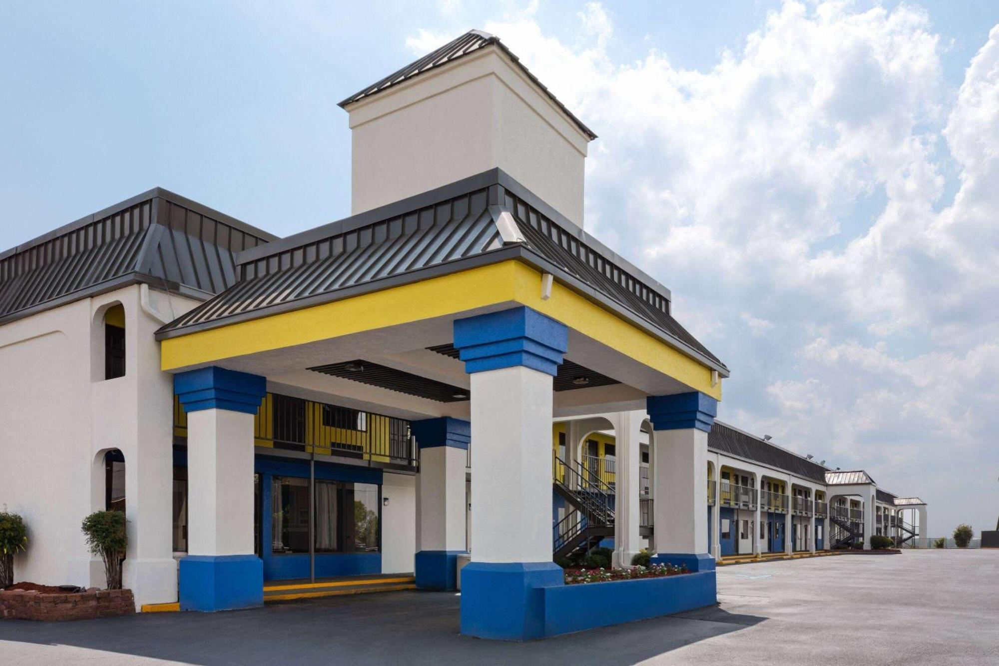 Days Inn & Suites By Wyndham Виксбърг Екстериор снимка